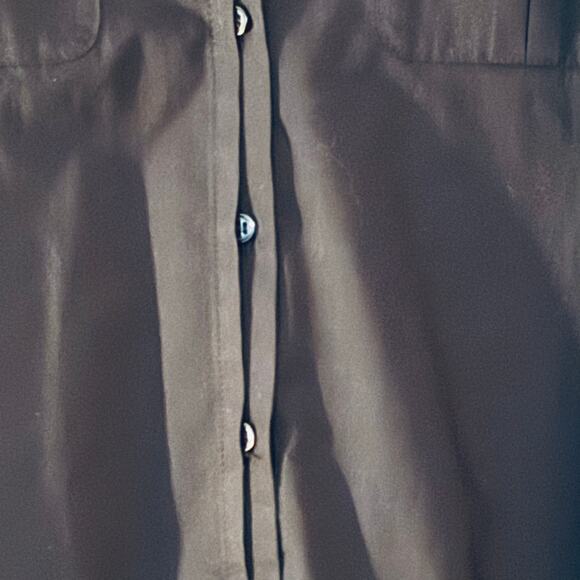 Chicos Black Button Up Blouse Sz 1/M/8 Professional Capsule Wardrobe Crisp Lines - Picture 3 of 9